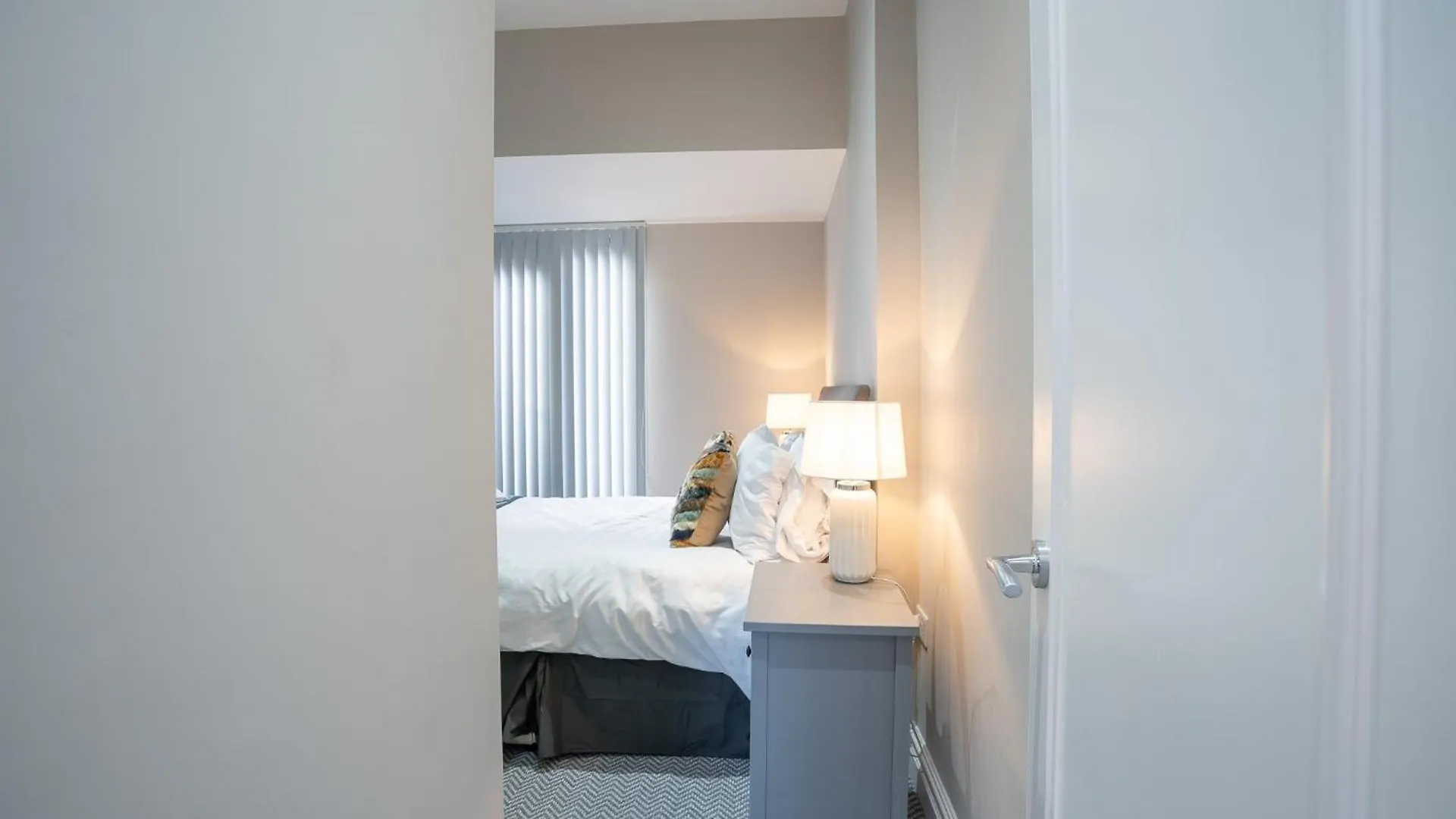 Modern 1 Bdr City Apartments By Belfast City Breaks