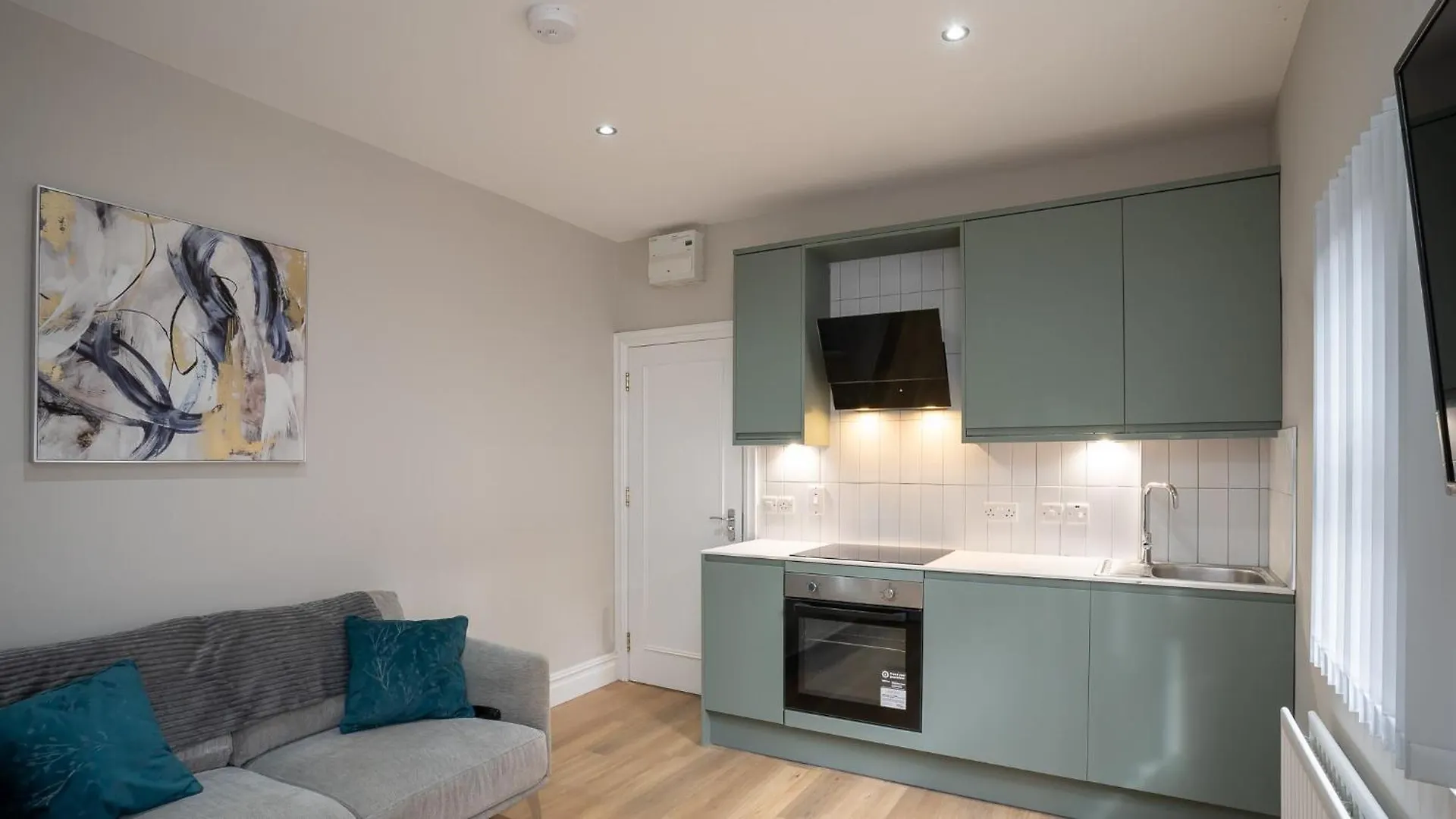 Modern 1 Bdr City Apartments By Belfast City Breaks