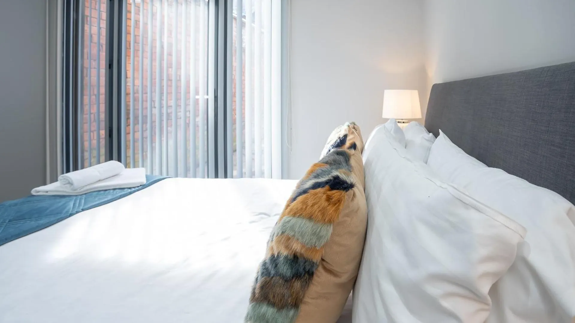 Modern 1 Bdr City Apartments By Belfast City Breaks