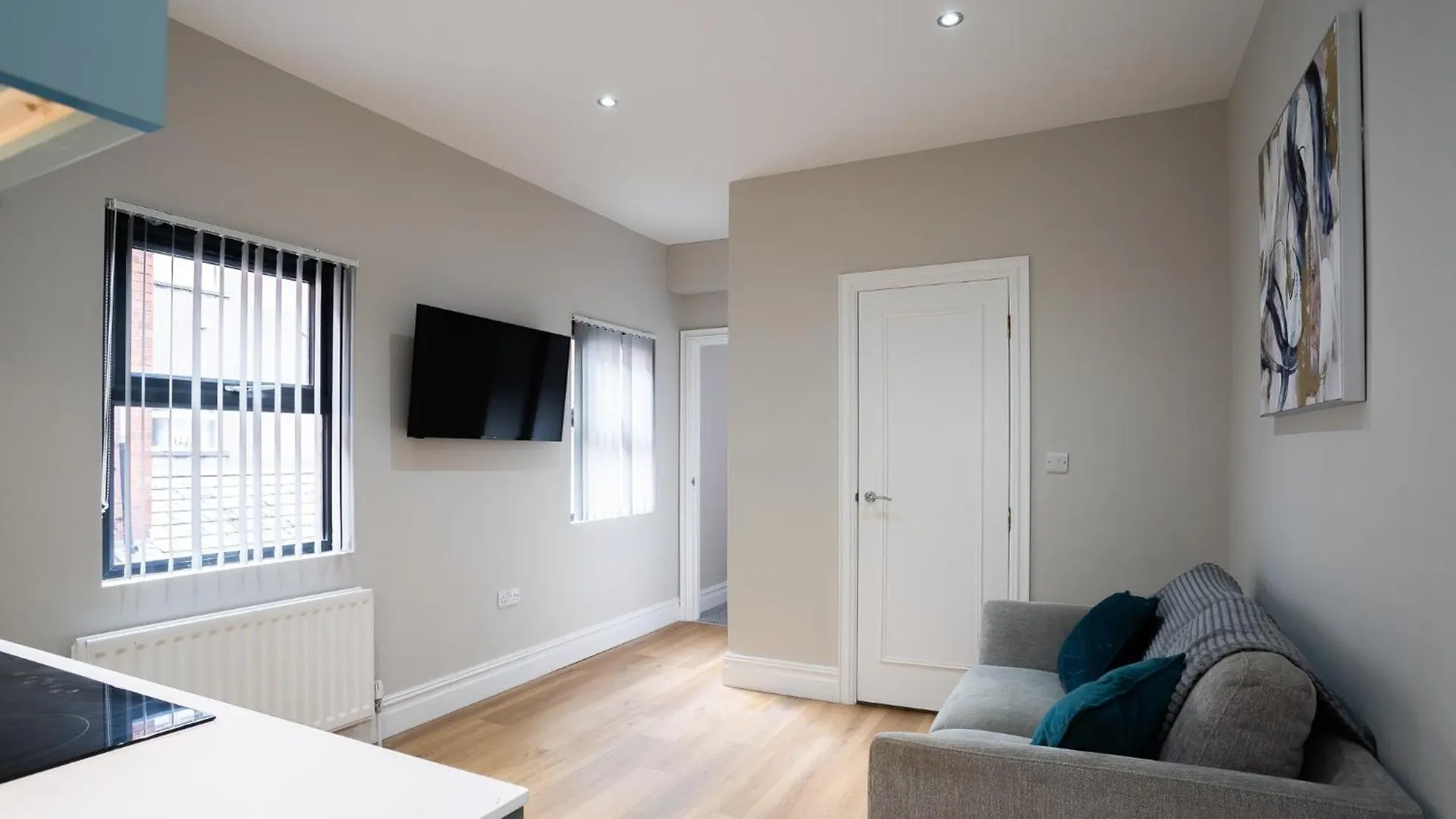 Modern 1 Bdr City Apartments By Belfast City Breaks