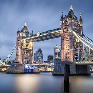 https://city-living-apartments-london.cambridgehotelsuk.com
