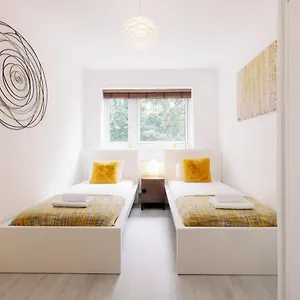 https://spacious-2br-apartment-in-peckham-with-balcony.cambridgehotelsuk.com