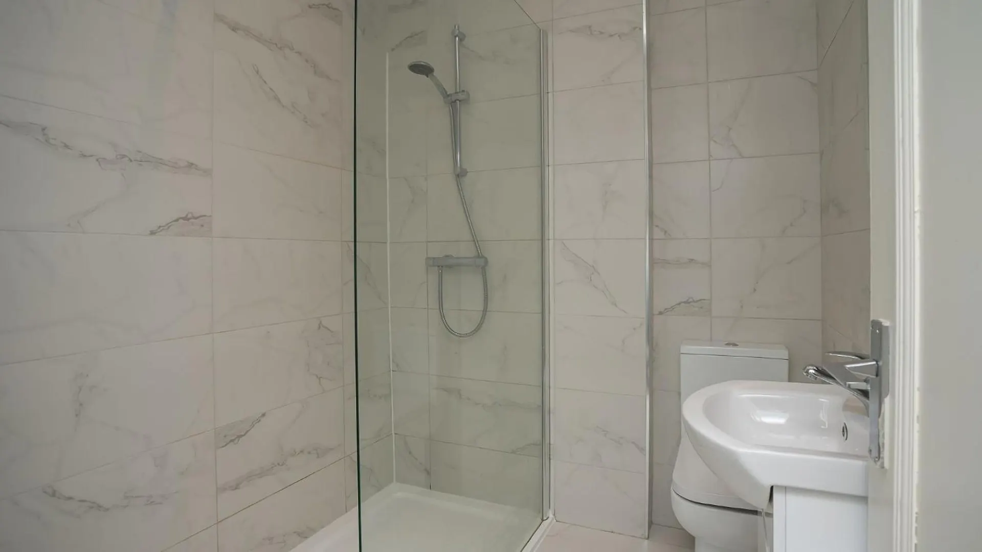 Modern 1 Bdr City Apartments By Belfast City Breaks United Kingdom