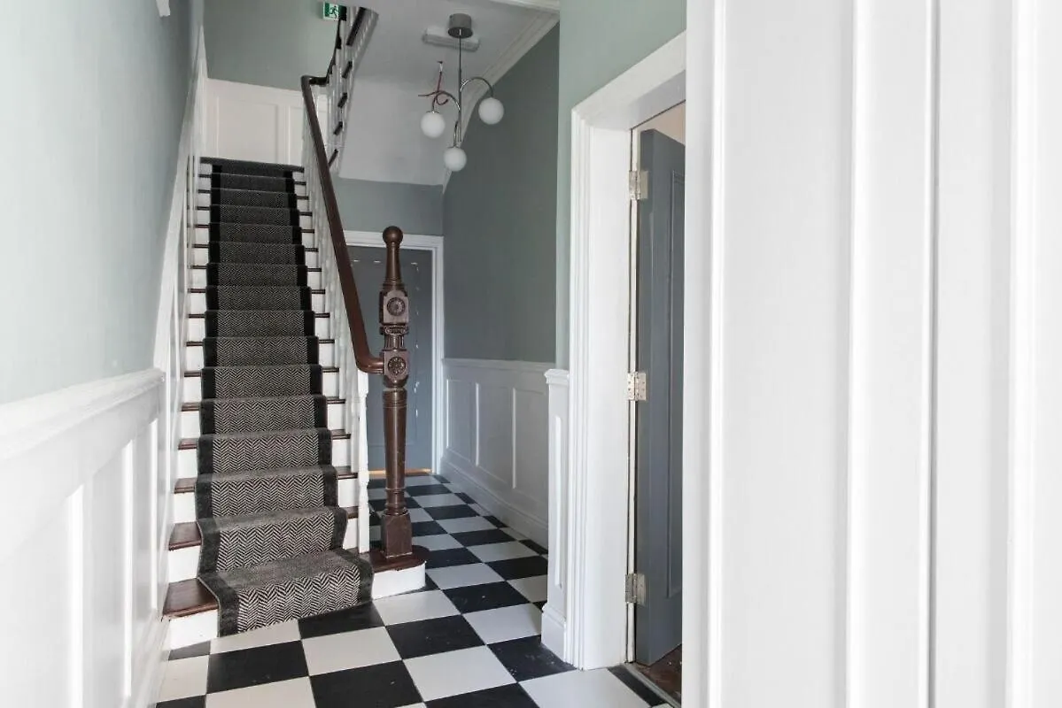 Modern 1 Bdr City Apartments By Belfast City Breaks