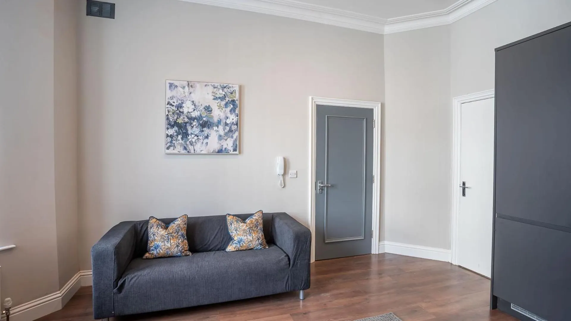 Modern 1 Bdr City Apartments By Belfast City Breaks 0*,