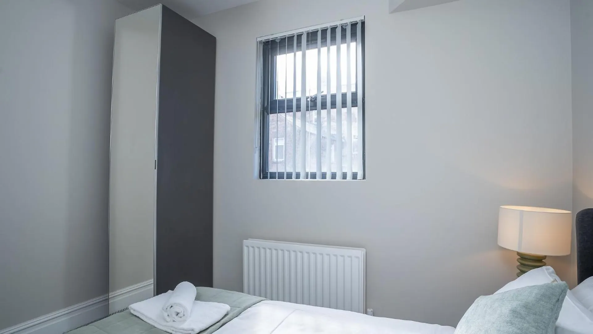 Modern 1 Bdr City Apartments By Belfast City Breaks