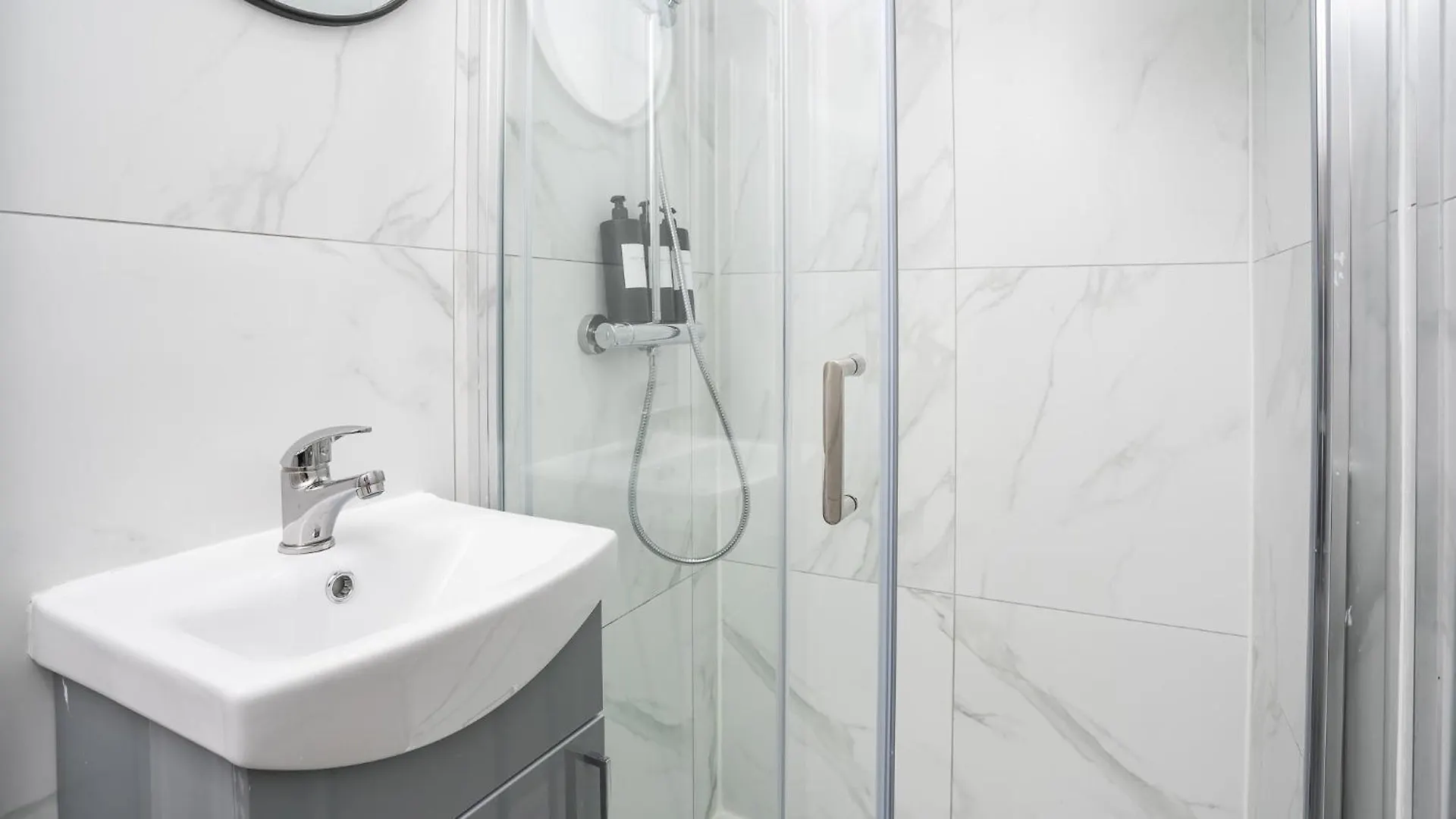 Modern 1 Bdr City Apartments By Belfast City Breaks 0*,  United Kingdom