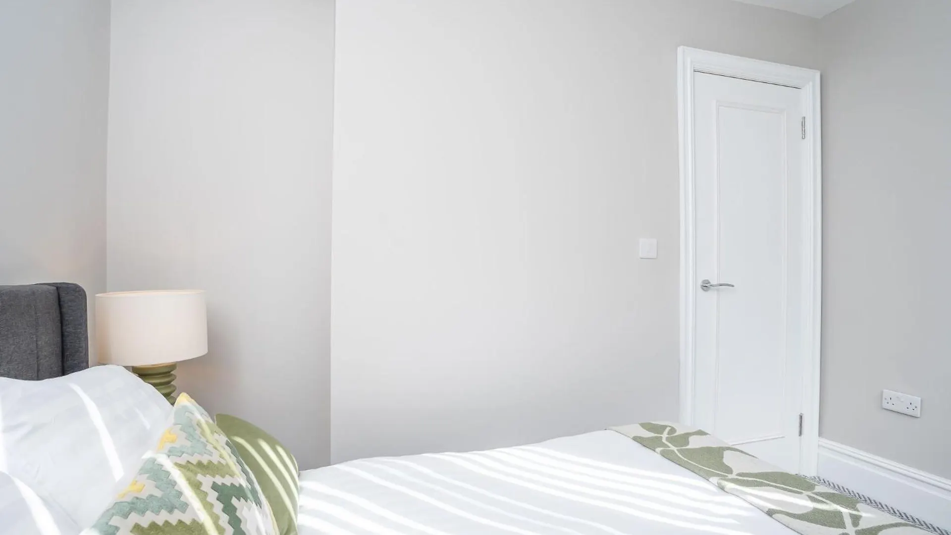 Modern 1 Bdr City Apartments By Belfast City Breaks